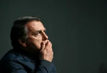 Ex-presidente Jair Bolsonaro é preso preventivamente pela Polícia Federal em Brasília