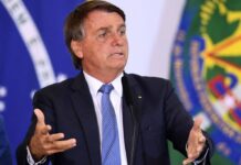 PF cumpre mandados na casa de Jair Bolsonaro, que é obrigado a usar tornozeleira eletrônica